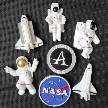 Креативен пилот на космическа совалка, приземляющийся на Луната, 3D стерео Магнитен стикер, 50-годишният юбилей на Аполон, Смола, Магнит за хладилник, Украса за дома